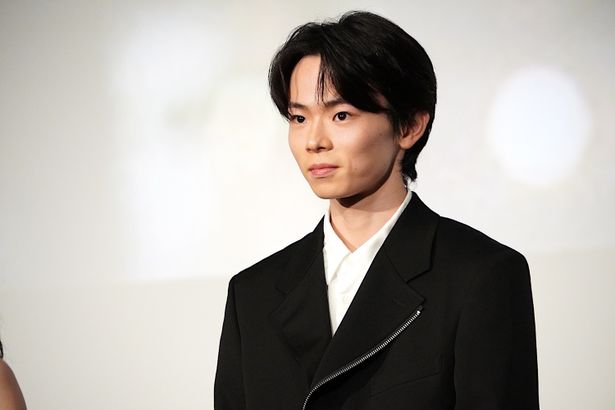 『愚か者の身分』公開記念舞台挨拶の様子