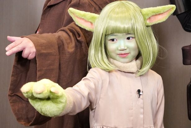かわいい！永尾柚乃がグローグー姿でポーズ！