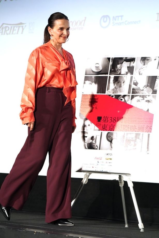 笑顔で登壇したジュリエット・ビノシュ