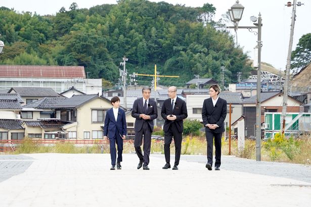 舘ひろしは「改めて、⼤変な地震だったんだなと⼼から感じました」と痛感