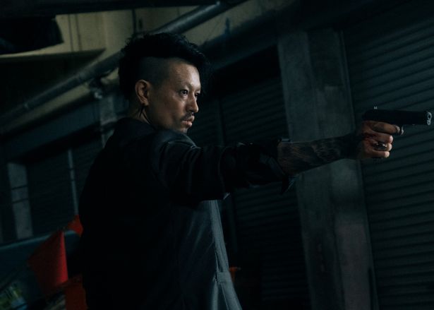 斎藤工扮する、石崎の“右腕”八代(『港のひかり』)