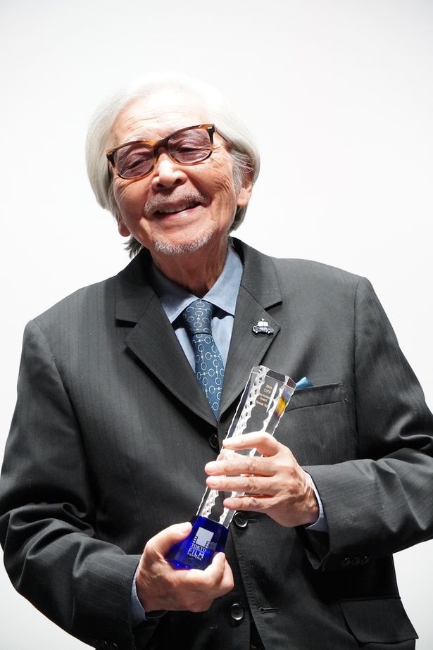 「特別功労賞」が授与された山田洋次監督、大きな笑顔！