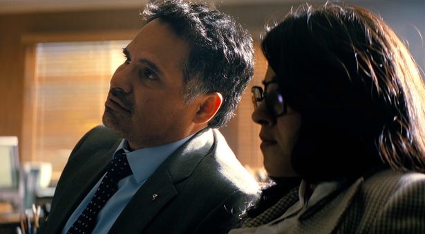 恩人である上司の娘を奪還するため、安全第一の現場監督が熾烈な戦いを繰り広げるステイサムの運命とは？