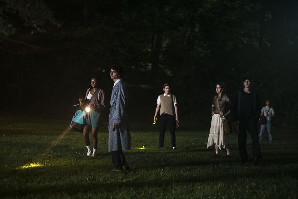 キャンプ場の開園作業に集まった若者たち