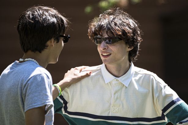 フィン・ウォルフハードはすっかり1980年代カルチャーの伝道師に？