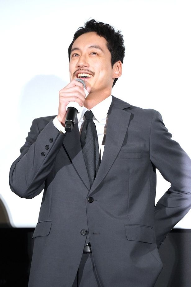 主人公の天才棋士、上条桂介役の坂口健太郎