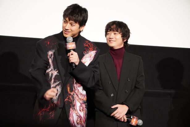 『爆弾』公開初日舞台挨拶の様子