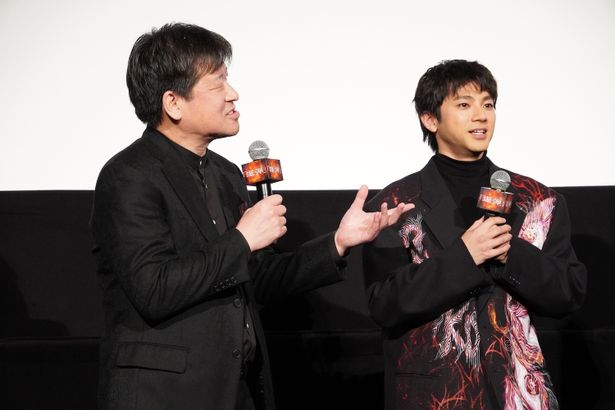 『爆弾』公開初日舞台挨拶の様子