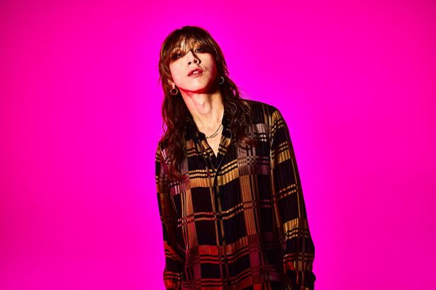 スピッツの大ファンだという渋谷は、「うれしい気持ちとプレッシャーが半々」とコメント