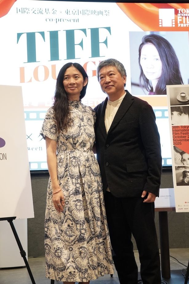 【写真を見る】「現場で発見されるものが、一番豊か」と共鳴し合った是枝裕和監督&クロエ・ジャオ監督