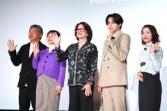 ケリング「ウーマン・イン・モーション」トークに参加した高畑充希、中島健人、キャスティング・ディレクターのデブラ・ゼイン、プロデューサーの福間美由紀、是枝裕和監督