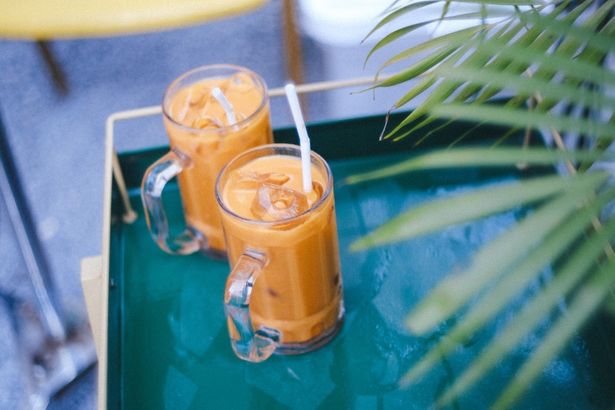 甘いチャータイが暑さやタイ料理の辛さを和らげてくれる