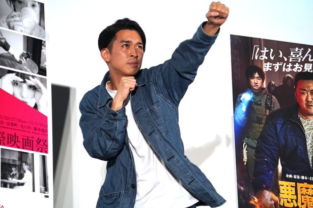 【写真を見る】お笑い芸人のジャガモンド斉藤が映画『悪魔祓い株式会社』(12月12日公開)の見どころをたっぷりトーク！
