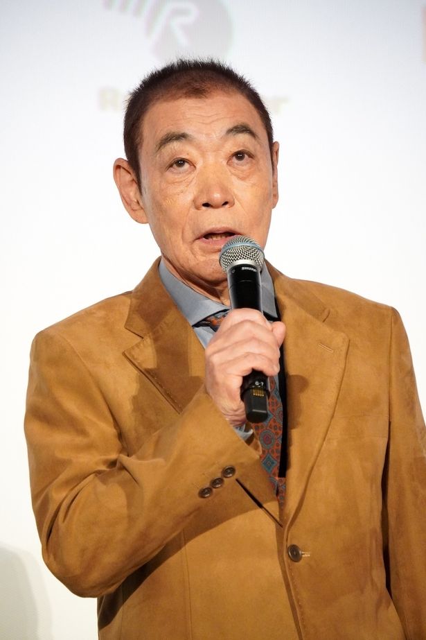 柄本明、「ブレンダンさんは大きい人です」と笑顔
