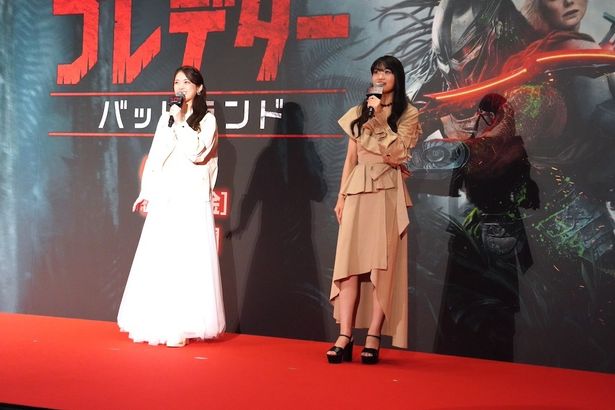 場内が暗転し客席に姿を見せたのは…