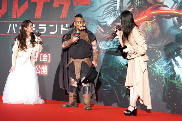 ザコシショウの特殊メイクに興味津々