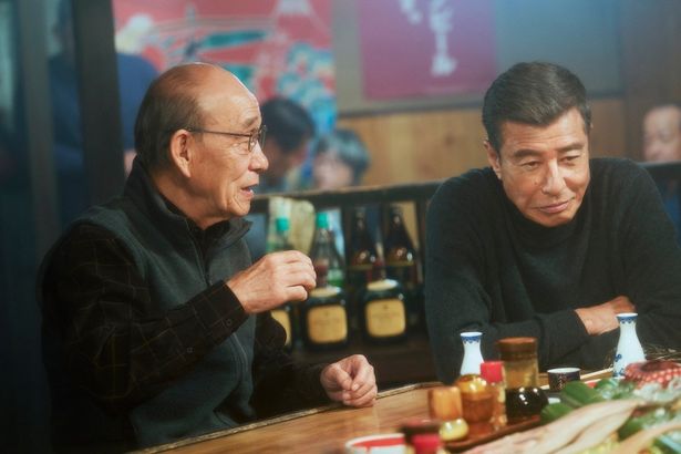 漁業組合の会長は三浦と幸太の交流を見守る