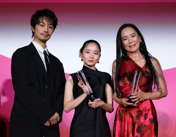 【写真を見る】最優秀女優賞受賞作は『恒星の向こう側』の福地桃子と河瀨直美！審査員の齊藤工も称える