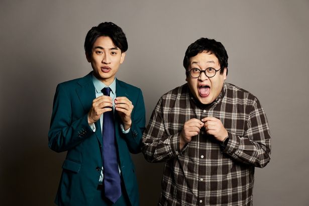 2人で一緒にスズキタゴサクのモノマネを披露