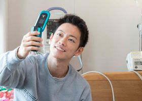 佐藤健が、信じることをあきらめない主人公を熱演