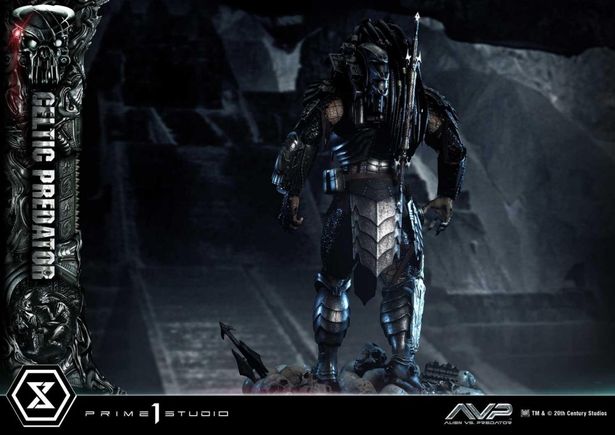 後ろはこんな感じになっている(「ミュージアムマスターライン エイリアン VS. プレデター ケルティックプレデター ボーナス版」)