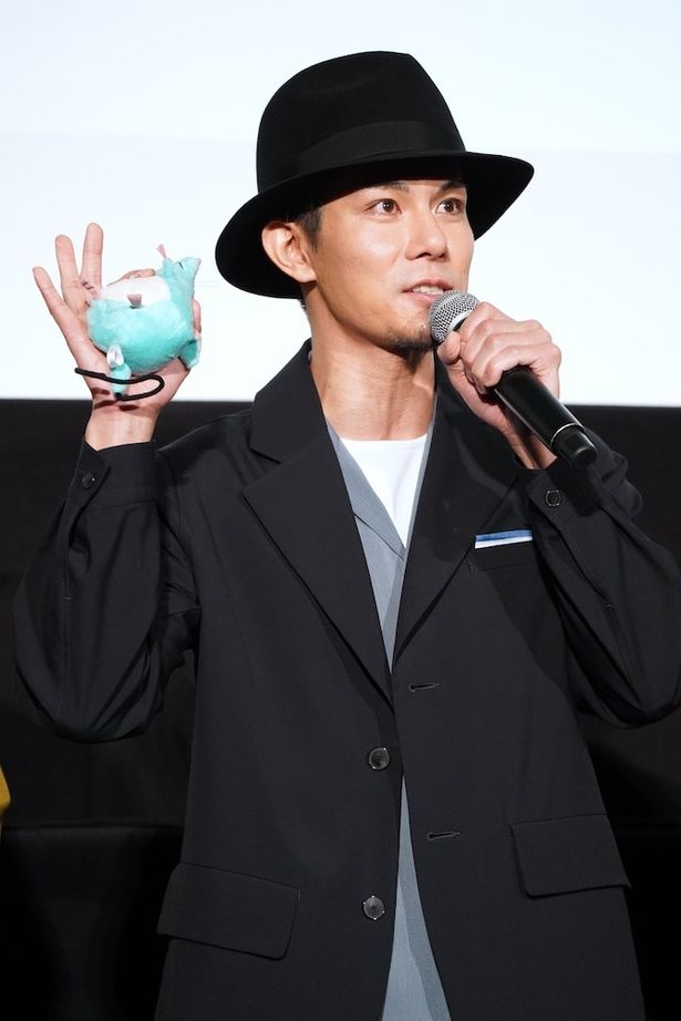 シエロのぬいぐるみを手放さない柿澤