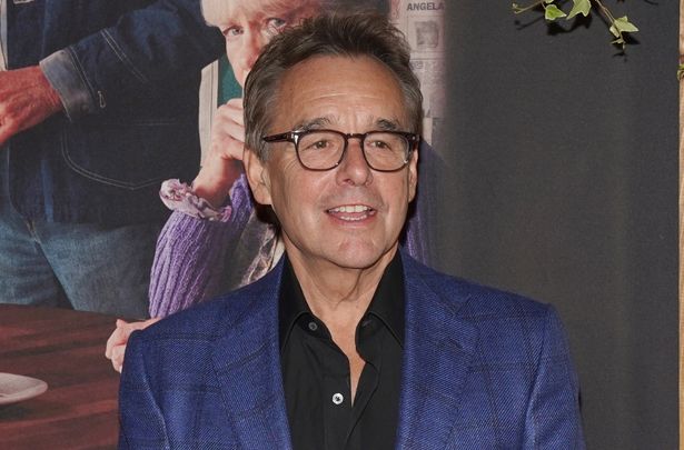 メガホンをとるのは第1作の脚本家だったクリス・コロンバス