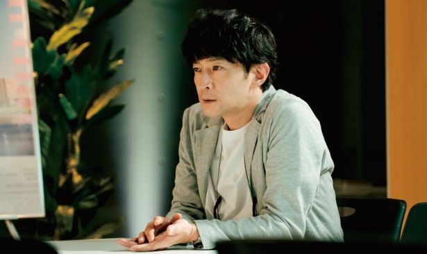 所属事務所の社長・吉田光一(津田)