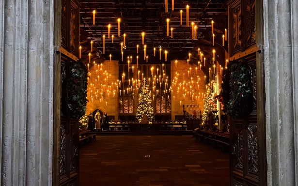 ホグワーツを象徴する場所に、展示されているものとは…