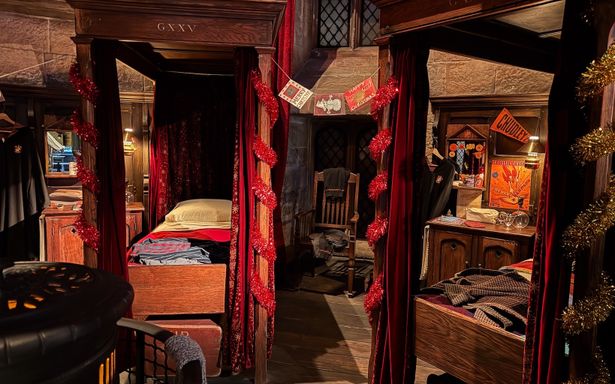 ハリーや仲間たちのベッドの装飾にも注目！