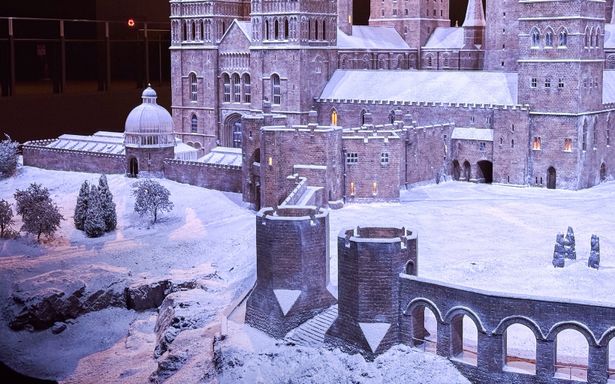 ハグリッドが『ハリー・ポッターと賢者の石』でツリーを運んでいたのは、おそらくこの辺り…