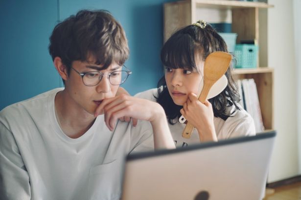 【写真を見る】離婚をしても名前が変わることはない二人。彼らの選択は？