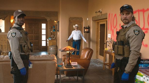 アリ・アスター監督最新作『エディントンへようこそ』コロナ禍の町に迫り来る災厄の予感をとらえた場面写真