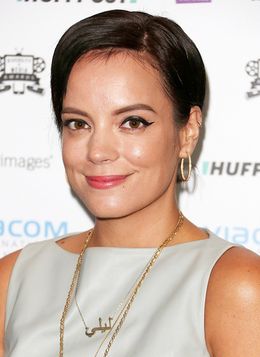 イングランドのシンガーソングライター、リリー・アレン