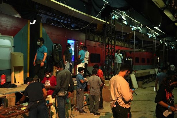 【写真を見る】“血みどろ列車”はどのようにして生まれたのか？