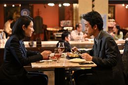 元恋人で、仕事ではライバルの心太朗と佐久良。一緒に食事をしているようだが…？