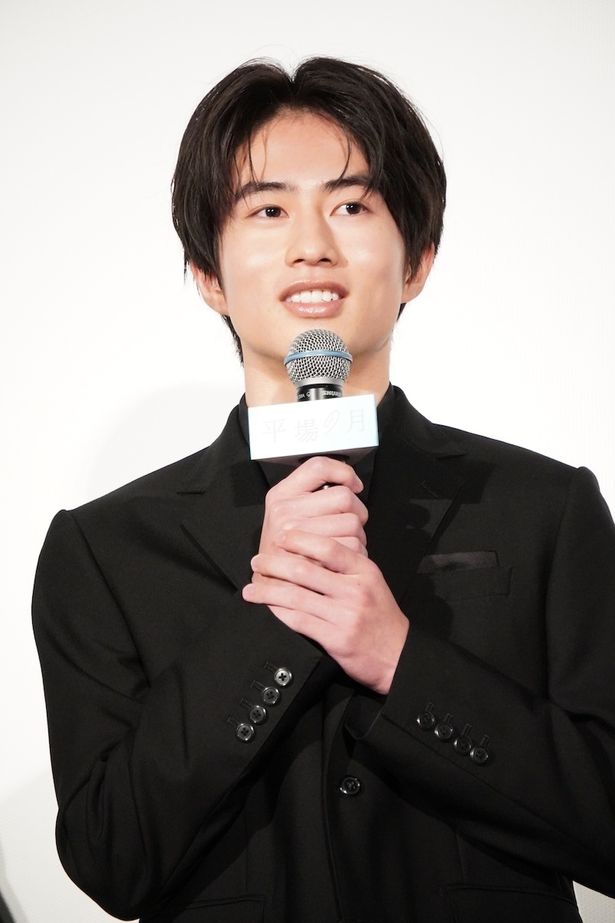 中学時代の青砥役を演じた坂元愛登