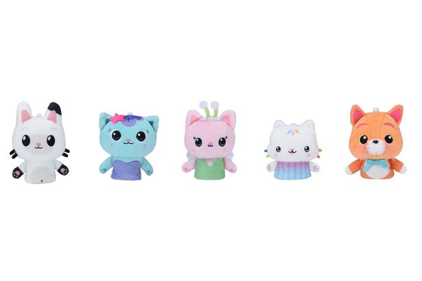 フィンガーパペットはパンディ、マーキャット、ケーキー、キティ・フェアリーに、本作初登場のチャムズリーがセットに