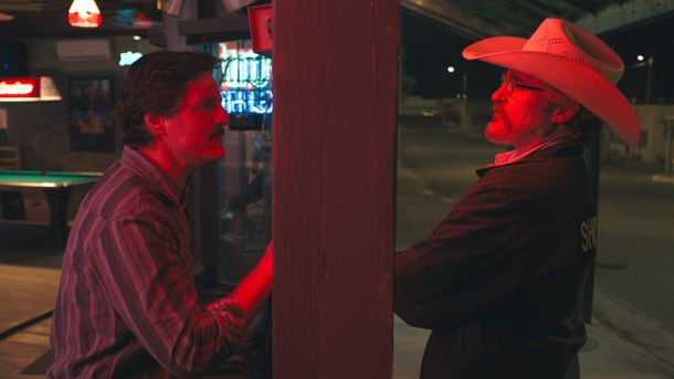 ホアキン・フェニックスとペドロ・パスカルの口喧嘩が勃発する本編映像が解禁に