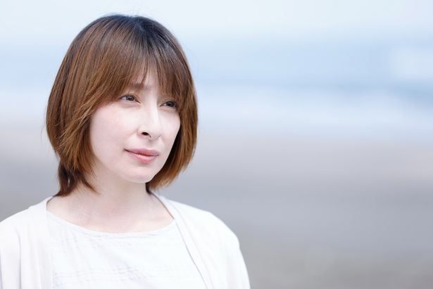 主人公の母親役で奥菜恵が出演