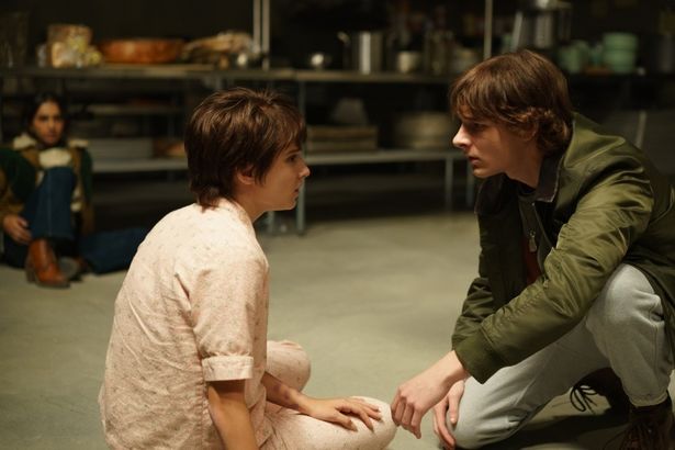 つらい人生を乗り越えてきた兄妹の絆がエモい！(『ブラックフォン ２』)