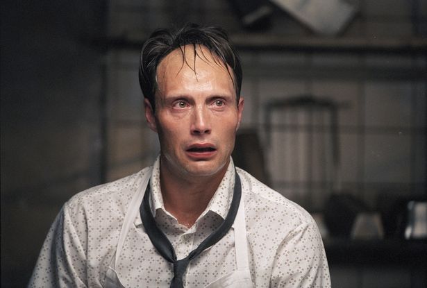 生え際を剃り上げたビジュアルが衝撃(『フレッシュ・デリ』)