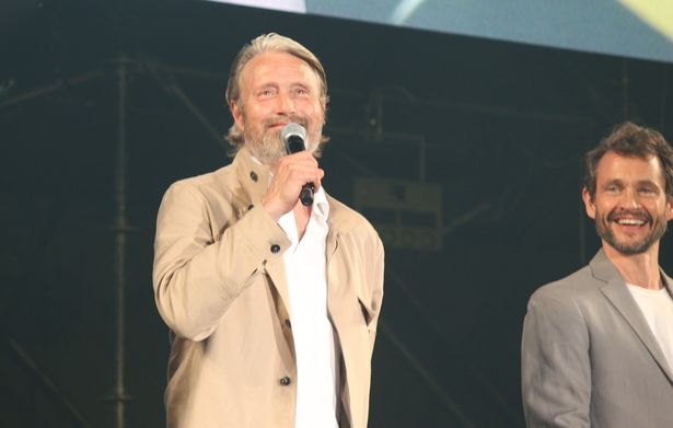 『キング・アーサー』「ハンニバル」で共演したヒュー・ダンシーと共に参加した「大阪コミコン2025」