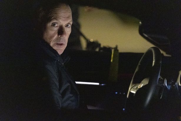 脚本に惚れ込んだキートンは、本作で監督・主演・製作の3役を務める