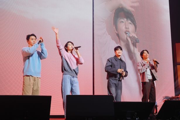 仲良し俳優仲間のアシストでさらに盛り上がる会場