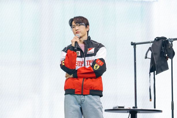 レーシングドライバー役に自らラブコール