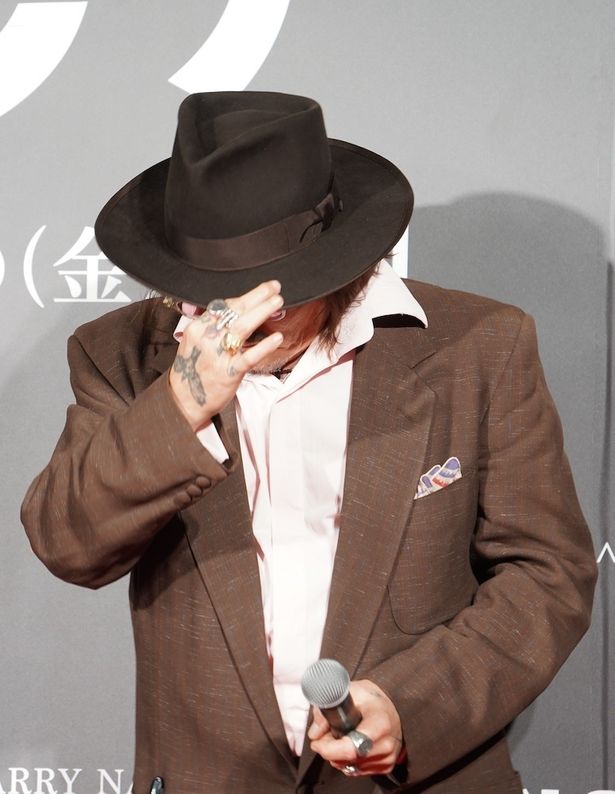 「ありがとう」と日本語であいさつ