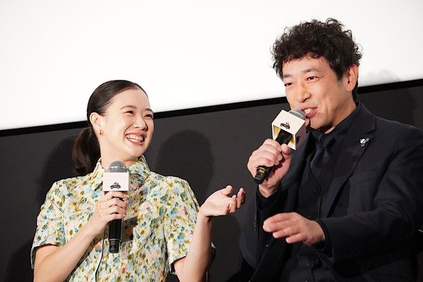 夫婦役を演じた2人