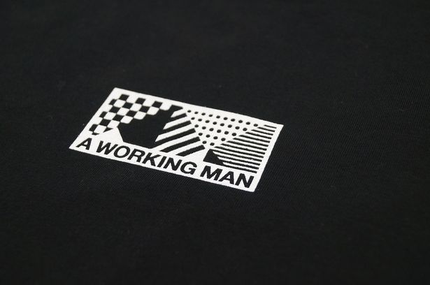 正面には「A WORKING MAN」と書かれたクールなワンポイントロゴ
