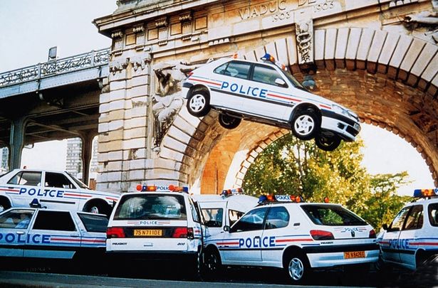 ド派手なカーアクションが見どころ！(『TAXi 2』)